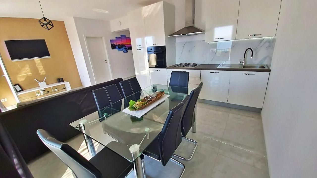 Duće Apartments Zorica מראה חיצוני תמונה