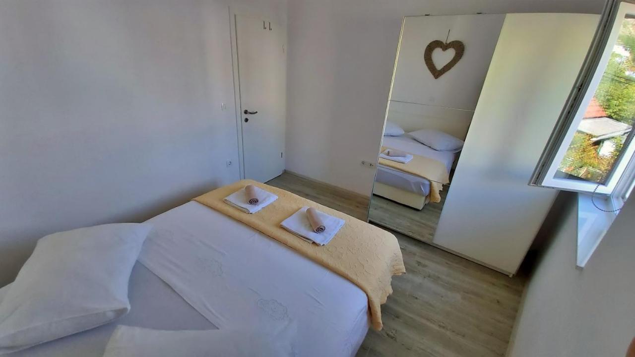 Duće Apartments Zorica מראה חיצוני תמונה
